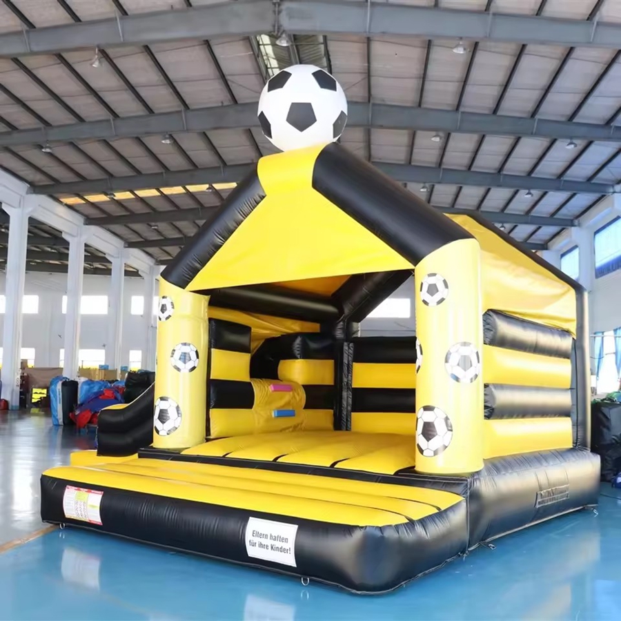 Kids Outdoor Trampoline - Надувной батут-горка в футбольной тематике (черно-желтый)